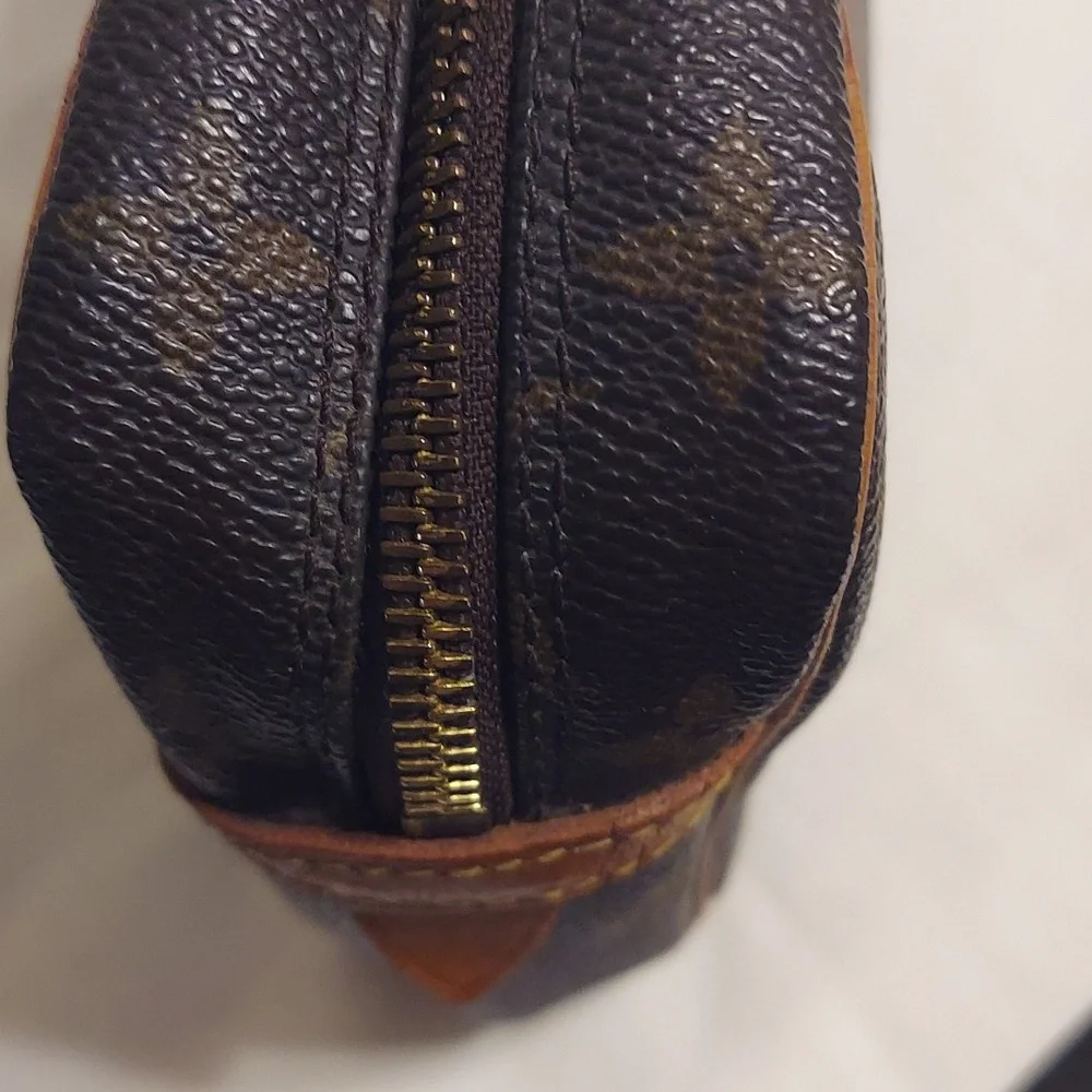AUTHENTIC Louis Vuitton Vintage Monogram Compiegne Clutch Cosmetic Bag Pouch